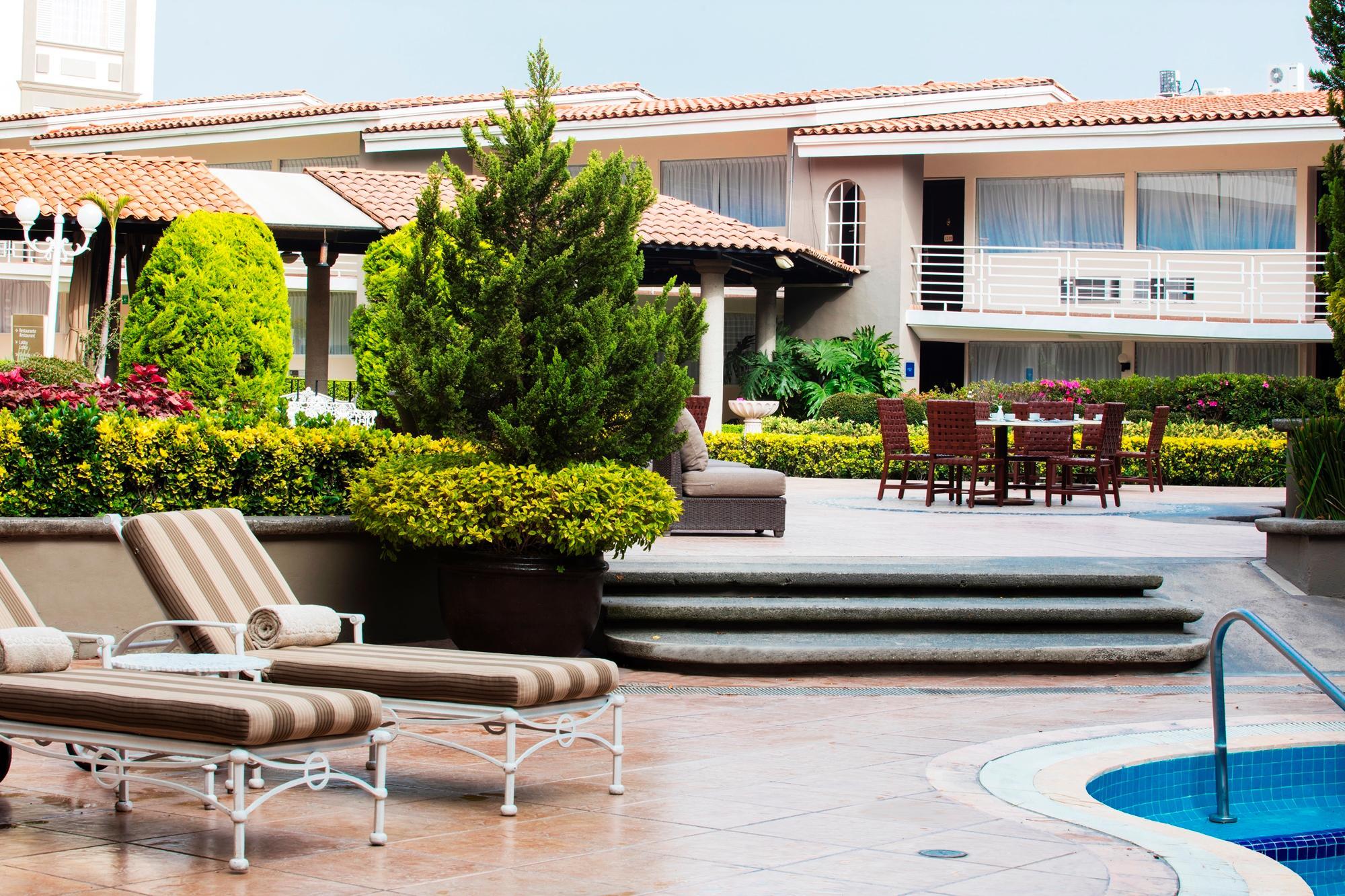 Hotel Krystal Satelite Maria Barbara Tlalnepantla  Exterior foto The pool at the hotel